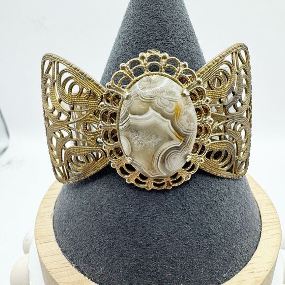 Filigree Bow Cuff Bracelet With Agate Geode Cabachon Center Bohemian Boho - Picture 1 of 10